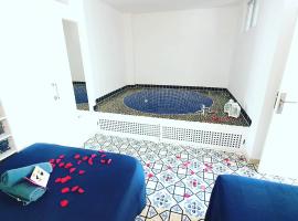 Exclusivo apartamento con piscina privada junto a la playa, hotel di Gandia