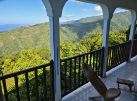 Peaceful House, hotel sa Vieux-Habitants