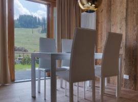 Chalet Golf Campiglio / LuxApt / fronte piste-impianti-golf, hotel v mestu Madonna di Campiglio