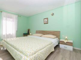 Holiday home in Lopar/Insel Rab 17776, hotel di Lopar