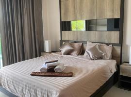 Rawai Beach Condo, hotel in Rawai Beach