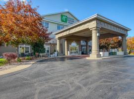 Holiday Inn Express Hotel & Suites Oshkosh - State Route 41, an IHG Hotel – hotel w mieście Oshkosh