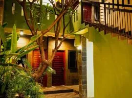 Rhiz Guest House Tebet