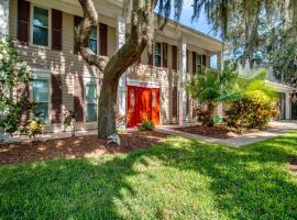 Tampa Bay Pool Home with Heated Pool, hotel u gradu Brendon