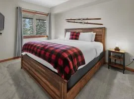 Newly Renovated Grizzly Lodge, Spacious 3BR 2BA with open pool, hot tub