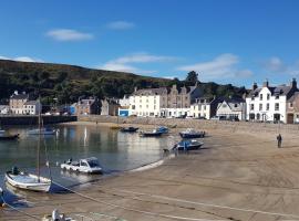 Stonehaven ground floor home with a spectacular harbour view., sumarhús í Stonehaven