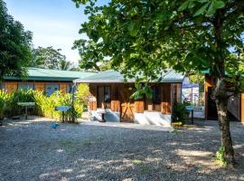 Karandi Hostel, hotel di Uvita