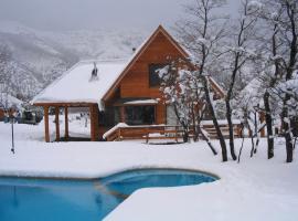 Cabañas Los Nevados, hotelli Nevados de Chillanissa