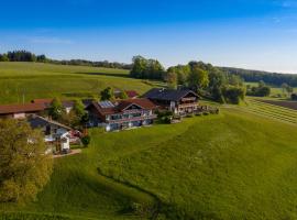 Berg Hotel Weingarten Garni, hotelli kohteessa Rimsting