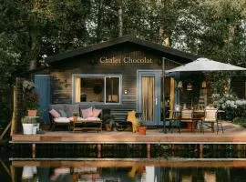 Chalet in Geel in quiet location by the water