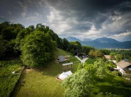 PUŽMAN Farm Glamping, hotel v Radovljici