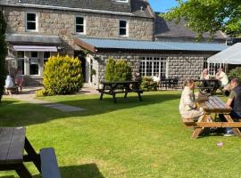 Bennachie Lodge Hotel in Kemnay: Inverurie şehrinde bir otel