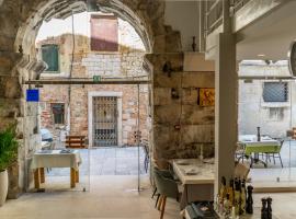 Leonis Restaurant & Rooms, hotel v Splite (Split Old Town)