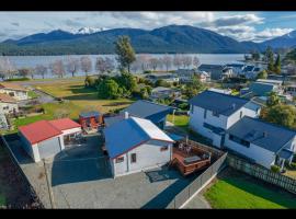 Te Anau Holiday Home - Free WIFi - Free Bikes & Kayaks - Short Walk to Lake & Town - Top Views, hotelli kohteessa Te Anau