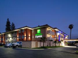 Holiday Inn Express - Santa Rosa North, an IHG Hotel, хотел в Санта Роза