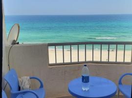 family condo with panoramic sea view, hotell i Alexandria