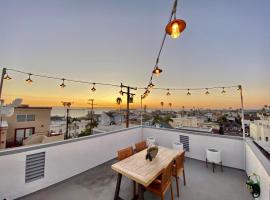 50 M to Sand LGB 2 King Suites, hotell i Long Beach