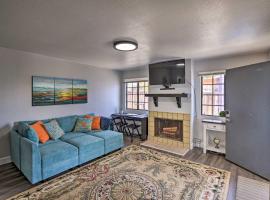 Cozy Monterey Apartment - Walk to Wharf and Dtwn! โรงแรมในมอนเทอร์เรย์