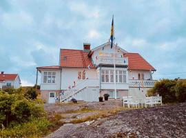 Fin lägenhet i vårt hus med uteplats på Käringön, готель у місті Керінгьон