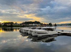 Porsgrunn Centrum Boat Hotel, hôtel à Porsgrunn