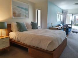 Peaceful Mount Studio Moments to Beach & Downtown, hotell sihtkohas Mount Maunganui