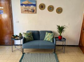 Sarahs Kite Vivienda Vacacional en Playa del Burrero, מלון ליד נמל התעופה גראן קנרייה - LPA, 