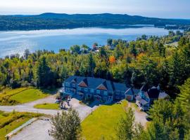 Location Au Sommet du Lac Magog, viešbutis mieste Magog-Orford