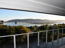 Friendz Guesthouse, B&B in Knysna