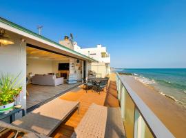 3BR Beachfront Bungalow, hotel in Malibu