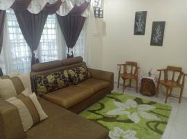 KH Homestay Comfy N Calm, hotelli kohteessa Seri Manjung