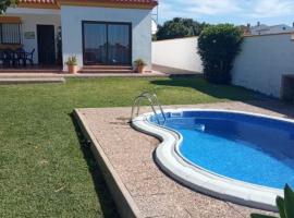 Chalet Las Adelfas Chaparrillo, hotel a Conil de la Frontera