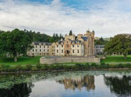 Cameron House on Loch Lomond, hišnim ljubljenčkom prijazen hotel v mestu Balloch