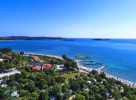 Glamping and Mobile Homes Lavanda - Holiday Centre Bi VIllage, hotel sa Fažana