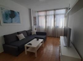 BRISAS DEL MAR APARTMENT, ONE STEP FROM THE SEA., מלון ליד נמל התעופה גראן קנרייה - LPA, 