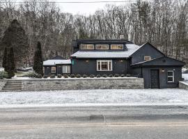 Hideaway Lodge - Glen Lake, Lake George, готель у місті Лейк-Джордж