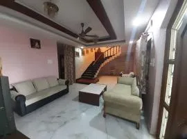 Jubilee Hills Duplex Villa For Family Stay