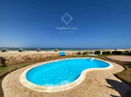 FabbricaCasa Sea Front Villa, Oriental Coast, hotell i Marsa Alam