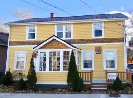 Sunny Home B&B, hotel di Charlottetown