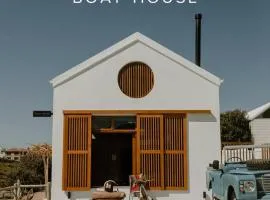 Yzers Boat House