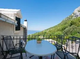 Stunning Home In Baska Voda With Kitchen