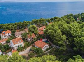 Amazing Home In Jelsa With Wifi, hotel di Jelsa