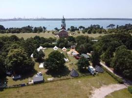 Bell Tent Glamping at Royal Victoria Country Park, hotel in Southampton