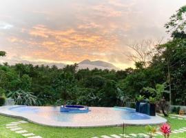 BALAI BANAHAW Vacation Farm and Private Resort、Lucbanのホテル