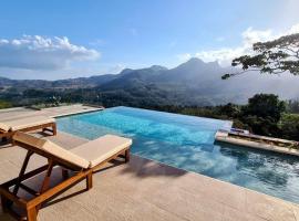 Cabaña con Espectacular Vista y Piscina Climatizada, hotel di Chame