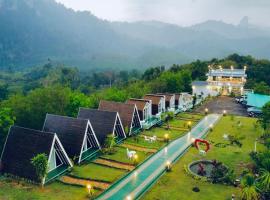 99 Camp and Cafe, hotell i Khao Sok