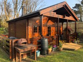 The Chalet @ Giltar Grove Country House, hotel in Tenby