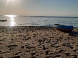 Yasmina Beach, отель в Табе