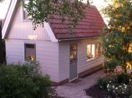 Very nice cottage in Durgerdam, with private garden, free parking, pets allowed