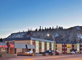 Quality Inn & Suites, hotel cerca de Aeropuerto internacional Erik Nielsen Whitehorse - YXY, Whitehorse