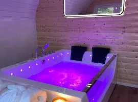 Apex Studio Pod & Jacuzzi Bath